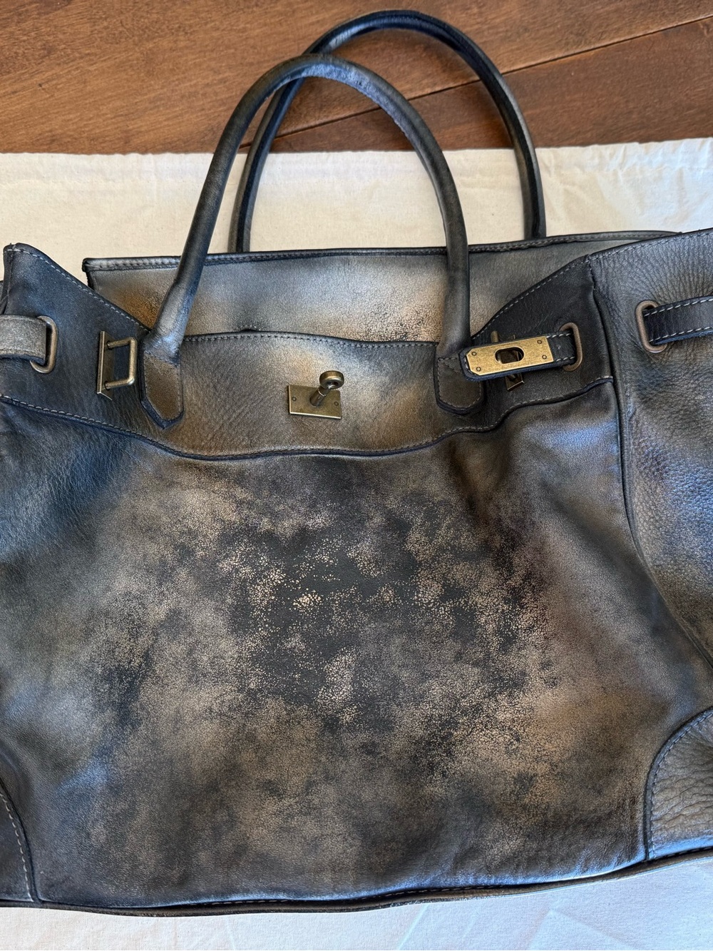 Dillaneto Siena Washed Calfskin Leather Bag Distressed Black Brown/Loved Leather - Picture 11 of 11